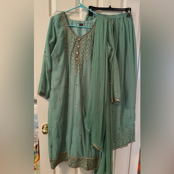 Women’s embroidered Indian 3-pc Palazzo set, Sz Lg-worn once - Picture 1 of 8